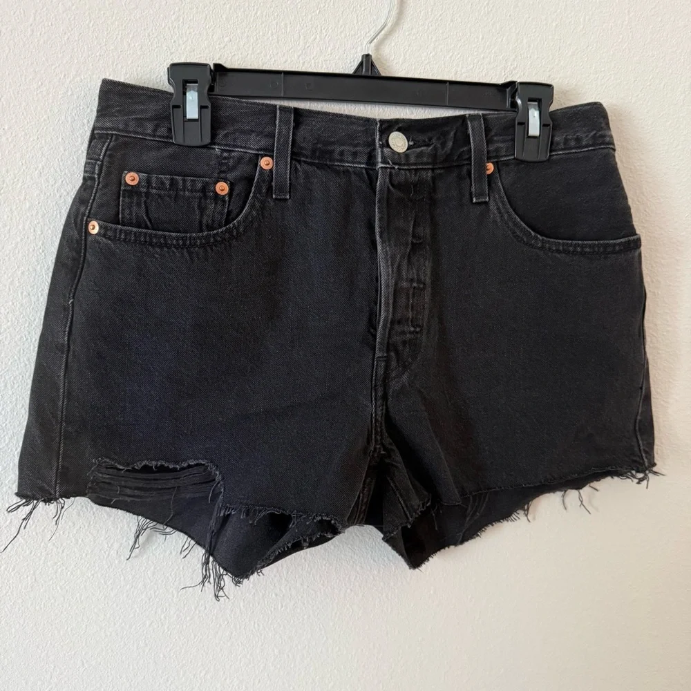 Levi's 501 Black Jean Shorts for Women Raw Hem 29 - Picture 1 of 6
